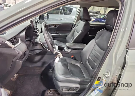 2022 Toyota Rav4 Xle Premium z USA, uszkodzony, nr VIN 4T3B6RFV3NU104807